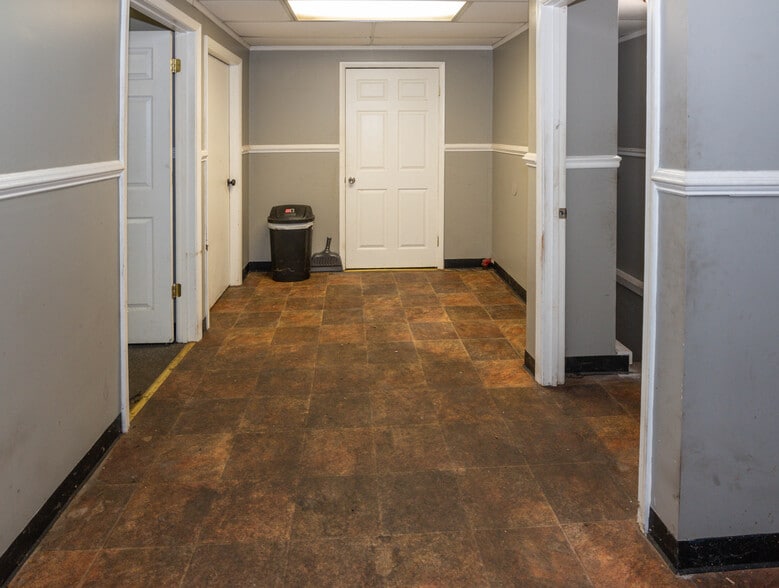 More Photos Of 2001 Windsor Ave, Baltimore Warehouse For Lease