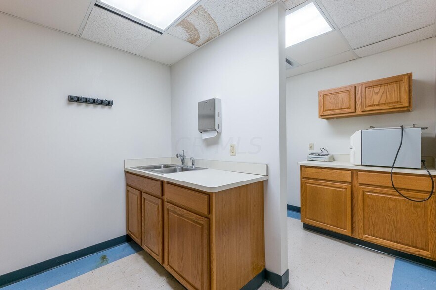 More Photos Of 1151 Bethel Rd, Columbus Medical For Sale