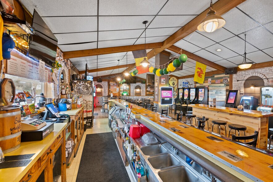 More Photos Of 1689 Day St, Greenleaf Restaurant For Sale