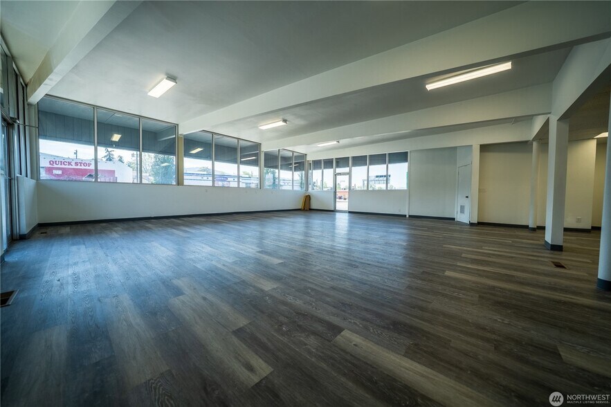 More Photos Of 849 S Mission St, Wenatchee General Retail For Sale