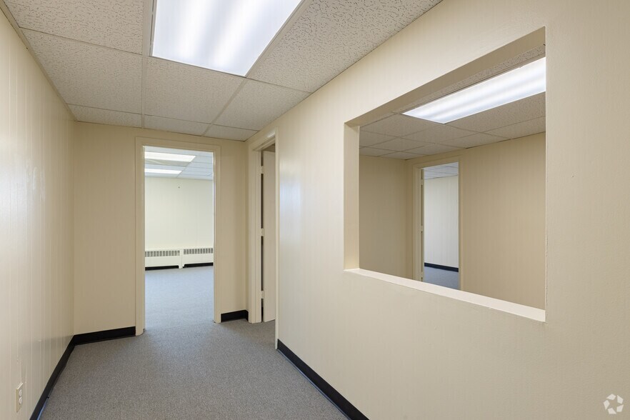 More Photos Of 7364-7390 Reading Rd, Cincinnati Storefront Retail Office For Lease