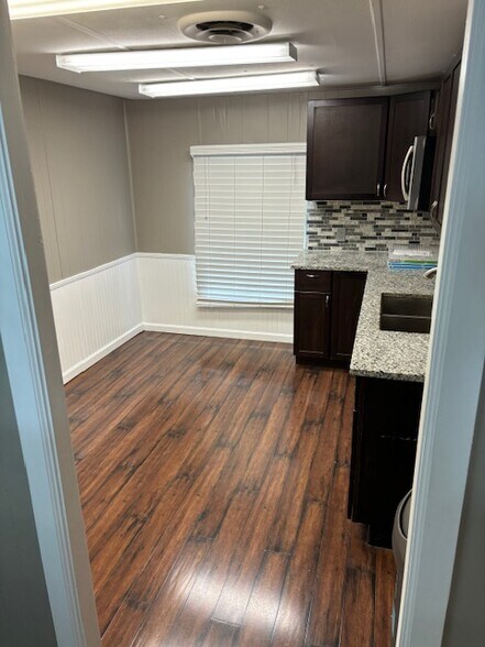 More Photos Of 4877 N Graytown Rd, Converse Warehouse For Lease