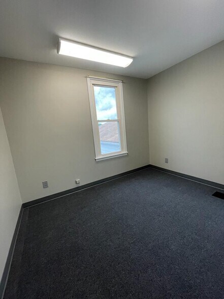 More Photos Of 280 Main St, Westminster Medical For Lease