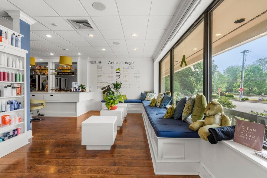 More Photos Of 420 Post Rd W, Westport Storefront For Lease