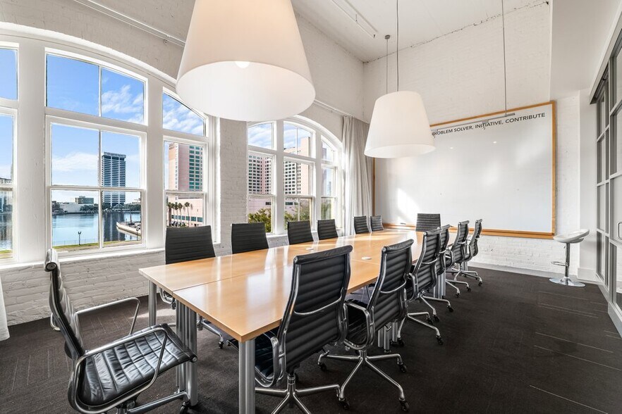 More Photos Of 315 E Bay St, Jacksonville Office For Lease