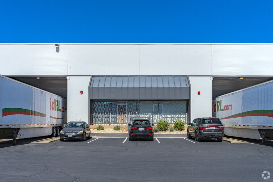 More Photos Of 840 N 10th St, Sacramento Warehouse For Lease