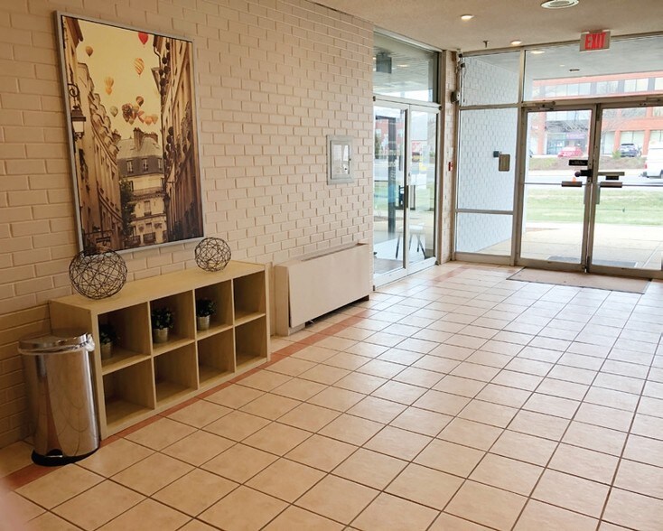 More Photos Of 6911 Richmond Hwy, Alexandria Office For Sale