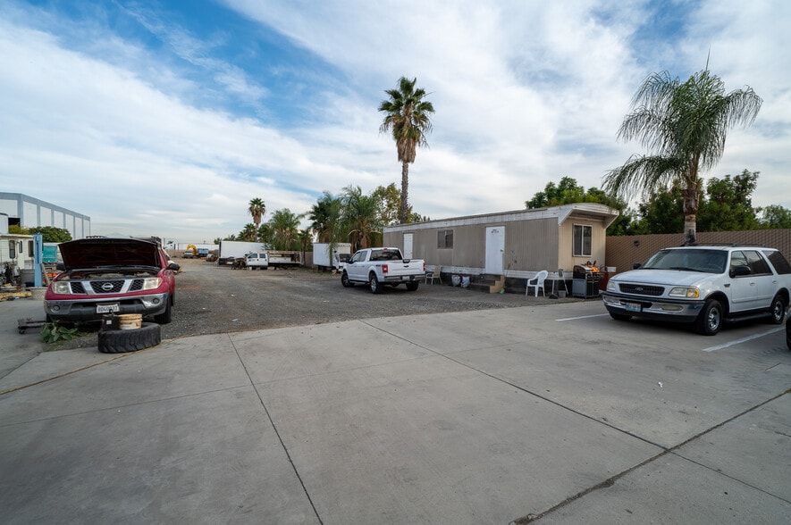 More Photos Of 2023 S Bon View Ave, Ontario Contractor Storage Yard For Sale
