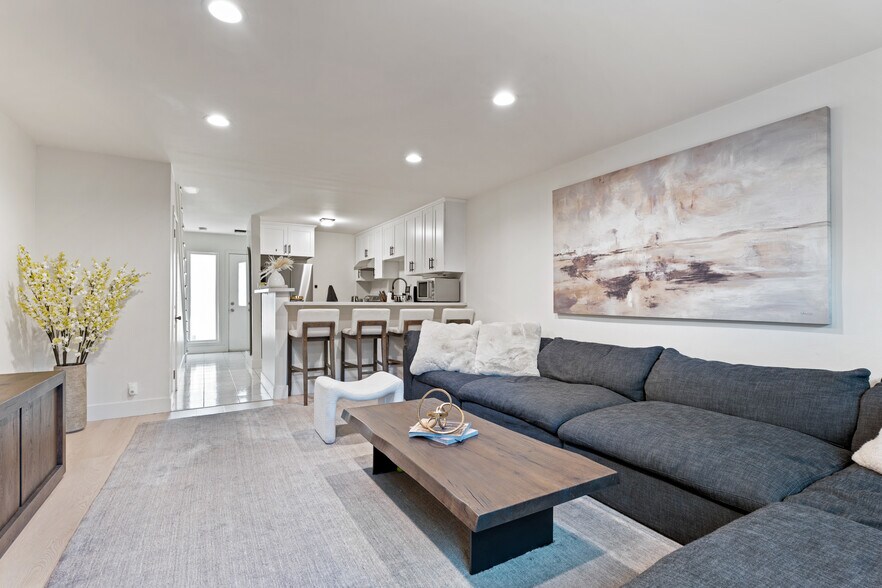 More Photos Of 4427 Camero Ave, Los Angeles Apartments For Sale