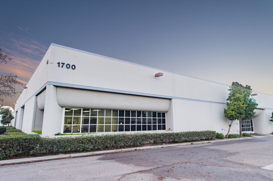 More Photos Of 1700 Emerson Ave, Oxnard Manufacturing For Sale