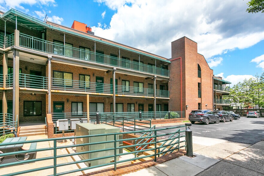 More Photos Of 7960-7990 Old Georgetown Rd, Bethesda Medical For Sale