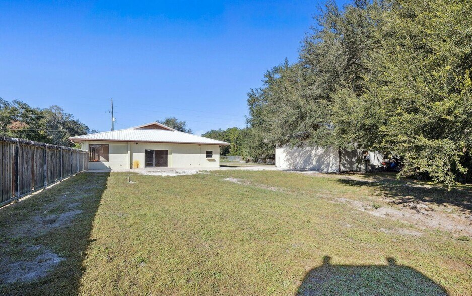 More Photos Of 819 S Moody Rd, Palatka Freestanding For Sale