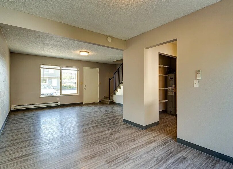 More Photos Of 940 NW 2nd St, Prineville Apartments For Sale