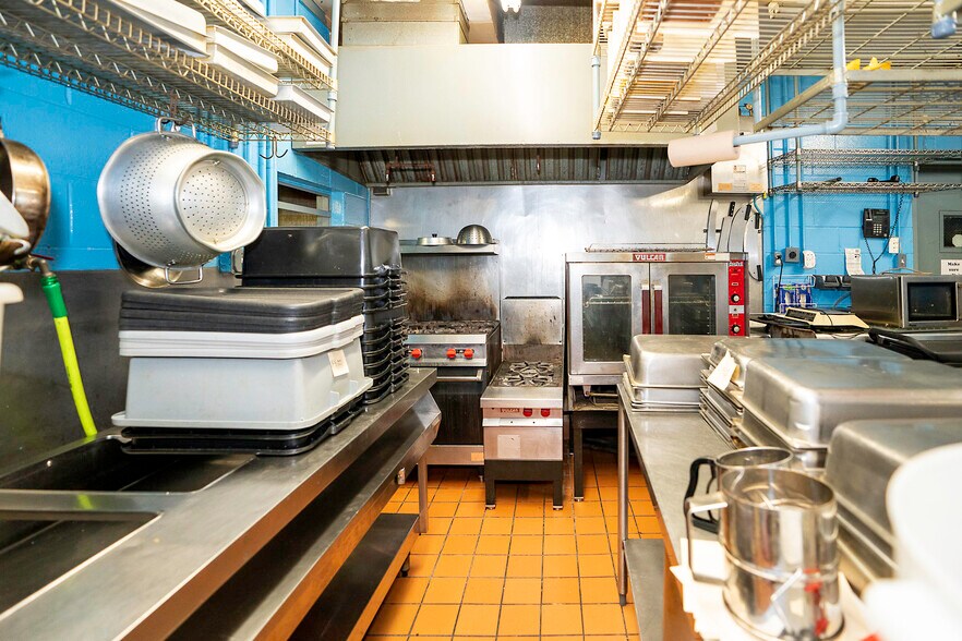 More Photos Of 6006 Shepherdsville Rd, Louisville Restaurant For Sale