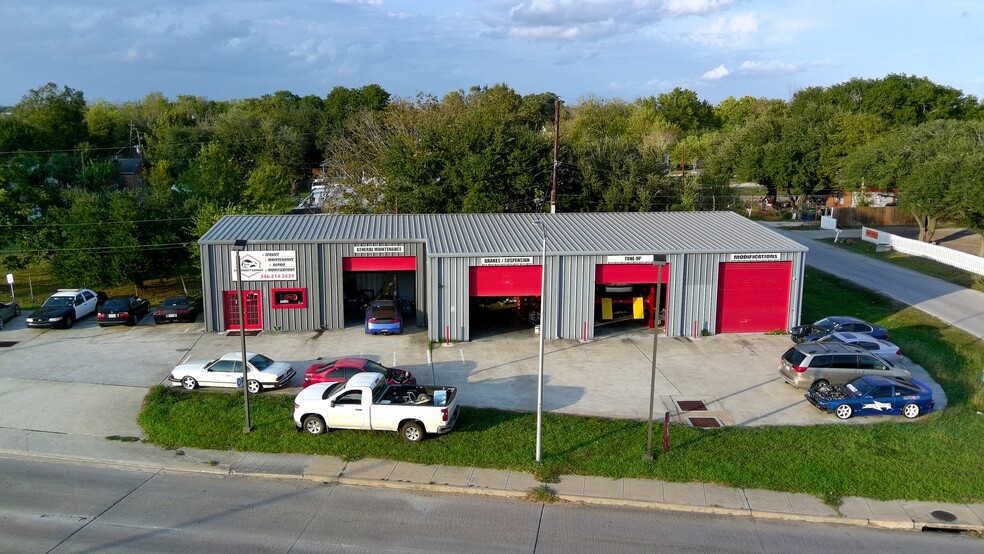 More Photos Of 15330 W Bellfort St, Sugar Land Auto Repair For Sale