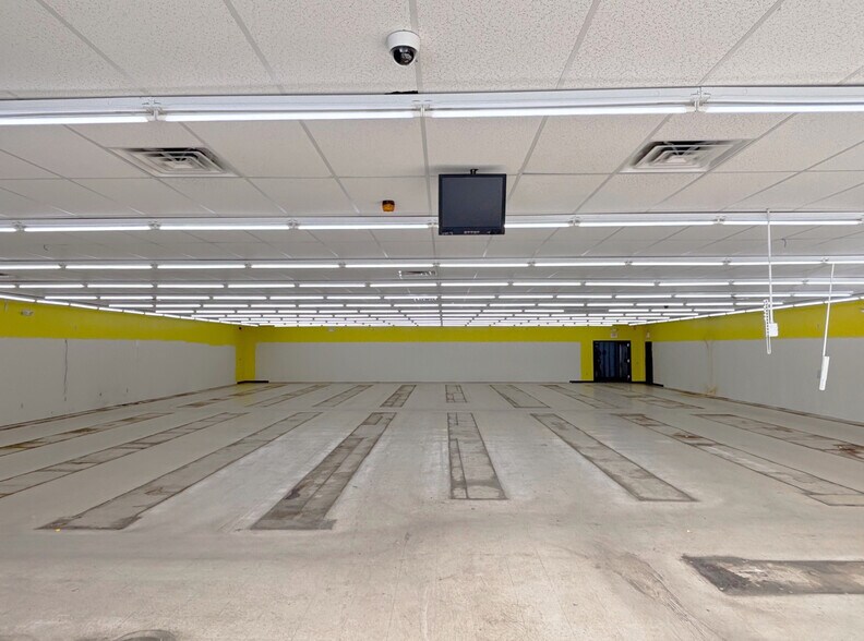 More Photos Of 213 N Sandusky St, Plymouth Freestanding For Lease