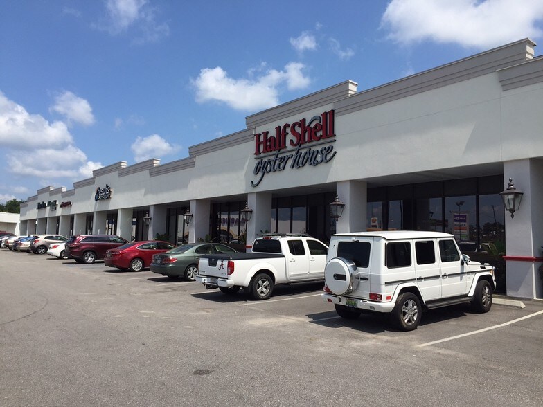 More Photos Of 3658 Airport Blvd, Mobile Unknown For Lease