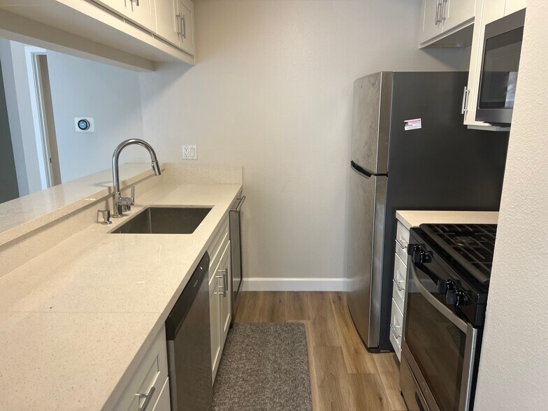 More Photos Of 11209 Sardis Ave, Los Angeles Multifamily For Sale