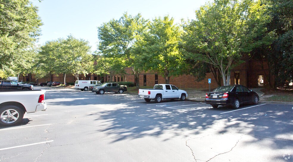 More Photos Of 8125 Troon Cir, Austell Unknown For Lease