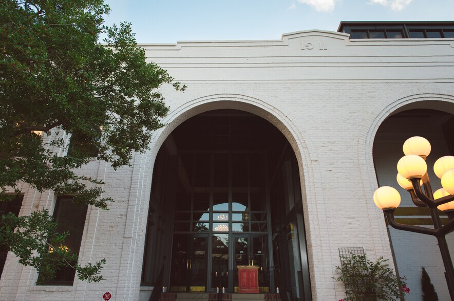 More Photos Of 260 1st Ave S, Saint Petersburg Office Residential For Sale