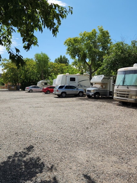 More Photos Of 427 N 15th St, Cottonwood Trailer Camper Park For Sale