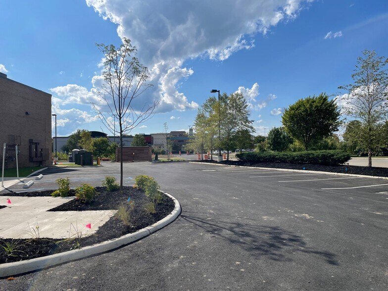 More Photos Of 8833-8847 Lyra Dr, Columbus General Retail For Lease