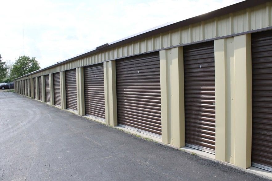More Photos Of 921 Corunna Ave, Owosso Self Storage For Sale