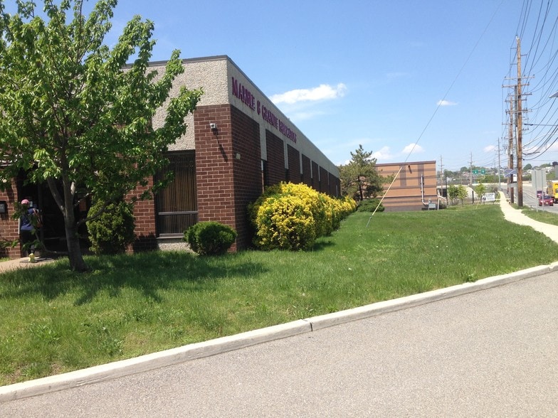 More Photos Of 890 Paterson Plank Rd, East Rutherford Manufacturing For Lease