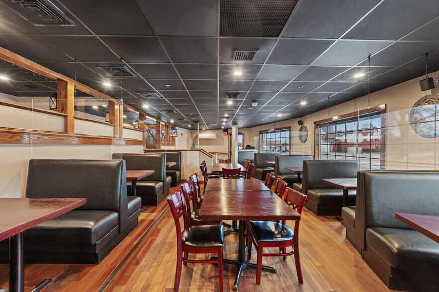 More Photos Of 275 N Main St, West Bridgewater Restaurant For Sale