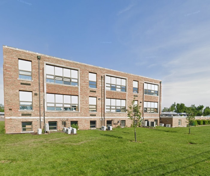 Primary Photo Of 4128 Cedar Ridge Rd, Dayton Schools For Lease