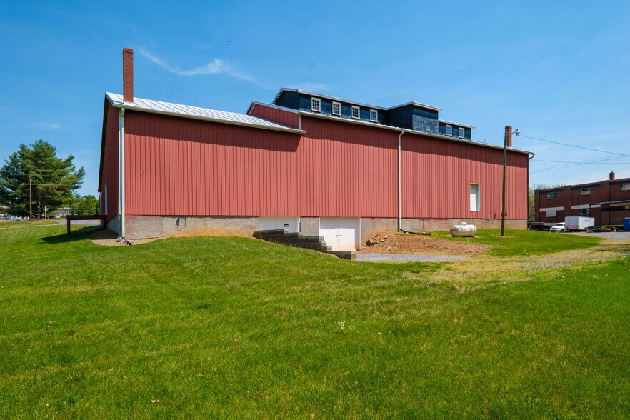 More Photos Of 180 Hollar Circle, Timberville Warehouse For Sale