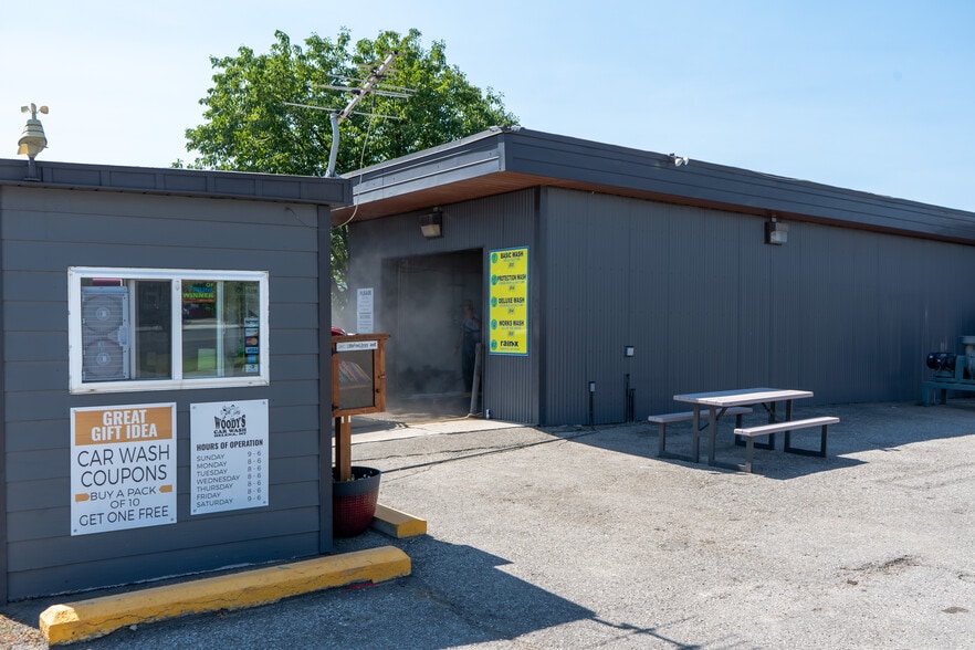 More Photos Of 1201 Cedar St, Helena Carwash For Sale