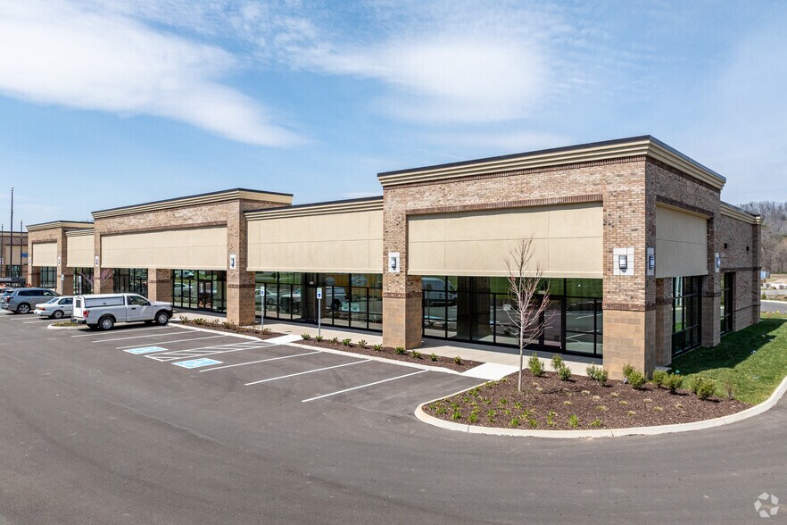 More Photos Of 6554 Clinton Hwy, Knoxville Unknown For Lease