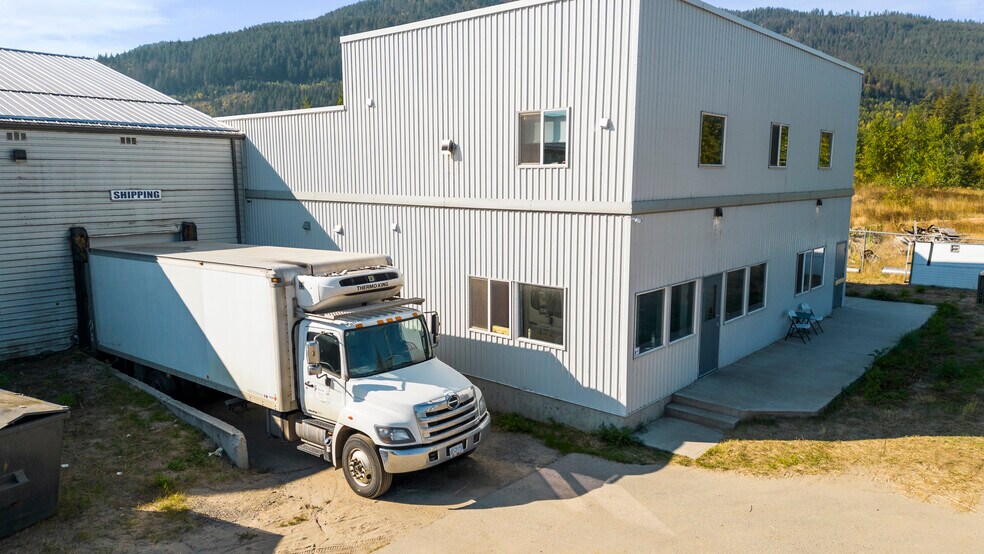 More Photos Of 4141 54 St SE, Salmon Arm Manufacturing For Sale