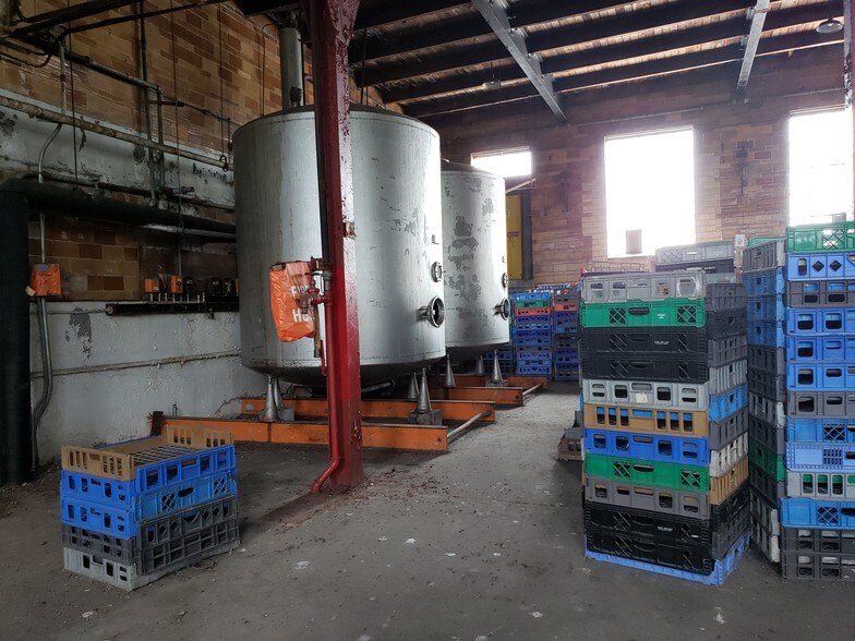 More Photos Of 14707 Dexter Ave, Detroit Warehouse For Sale