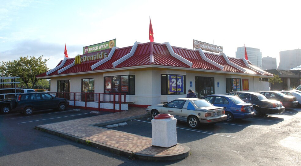 Primary Photo Of 900 Market St, Oakland Unknown For Lease