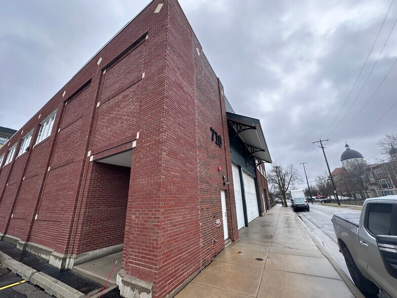 More Photos Of 601 5th St NW, Grand Rapids Medical For Lease