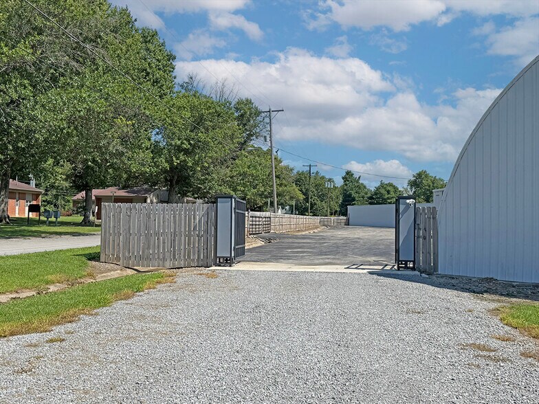 More Photos Of 60 Bells Ln, Junction City Warehouse For Sale