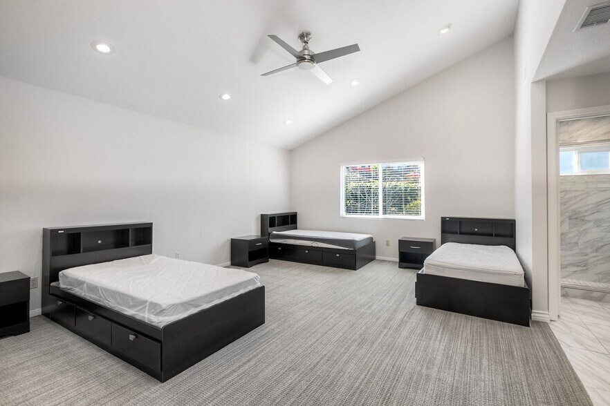 More Photos Of 6809 Corintia St, Carlsbad Multifamily For Sale