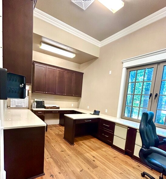 More Photos Of 34 New Orleans Rd, Hilton Head Island Office For Sale