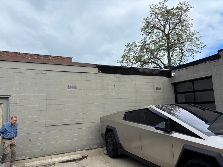 More Photos Of 12621-12631 Larchmere Blvd, Cleveland Apartments For Lease