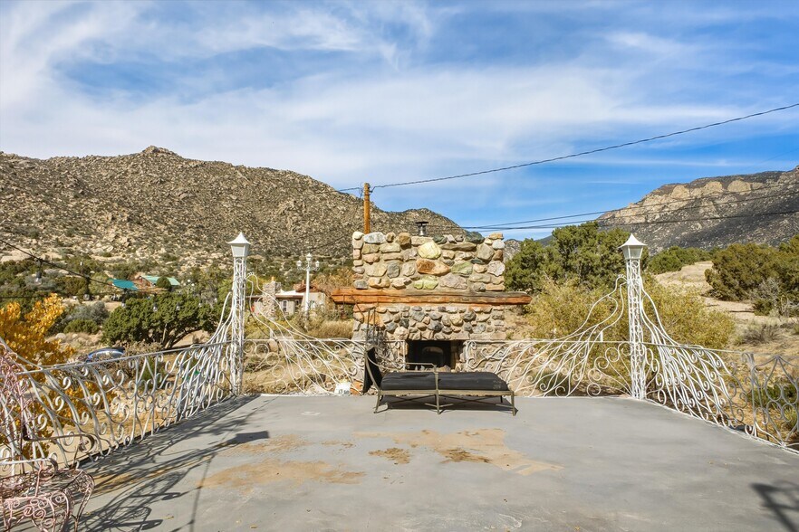 More Photos Of 24 Matisse Rd NE, Albuquerque Apartments For Sale