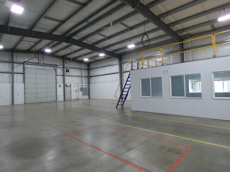More Photos Of 281 W Business Park Loop, Shelton Warehouse For Lease