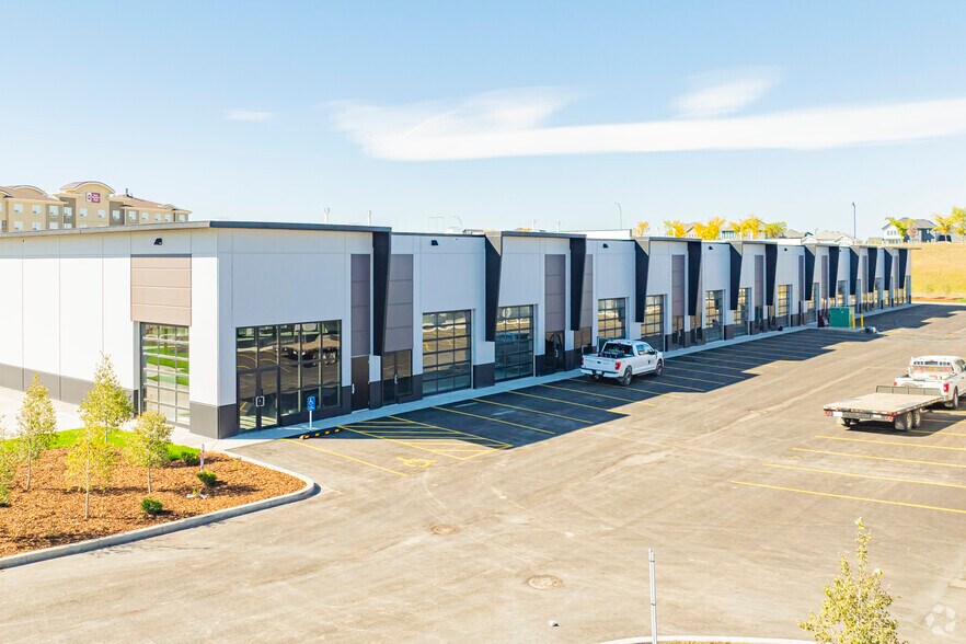 More Photos Of 9 Southbank Cres, Okotoks Flex For Sale