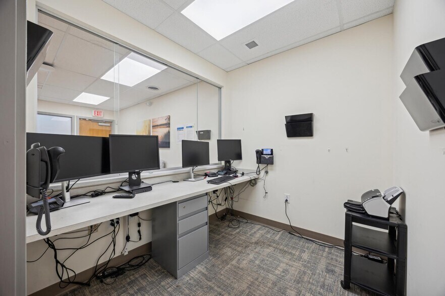 More Photos Of 1569 Medical Dr, Pottstown Office For Sale