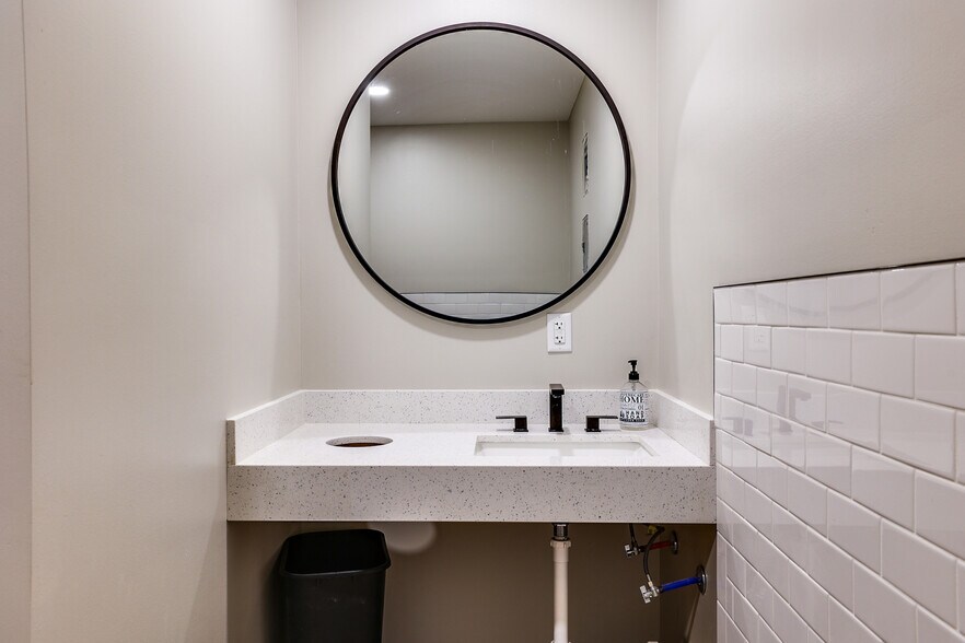 More Photos Of 6720 Dick Price Rd, Mansfield Office For Lease