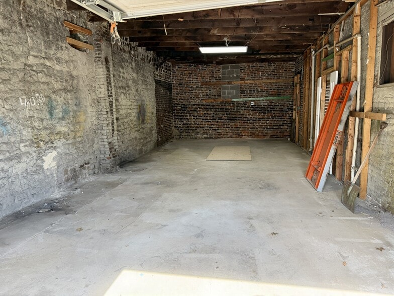 More Photos Of 2019 Cushing St, Saint Louis Industrial For Lease