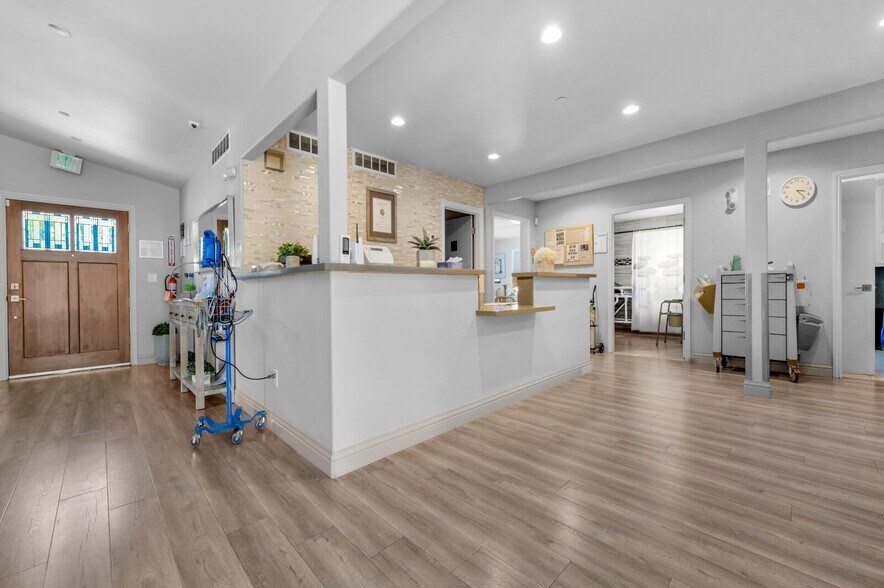 More Photos Of 1419 W Bullard Ave, Fresno Congregate Senior Housing For Sale