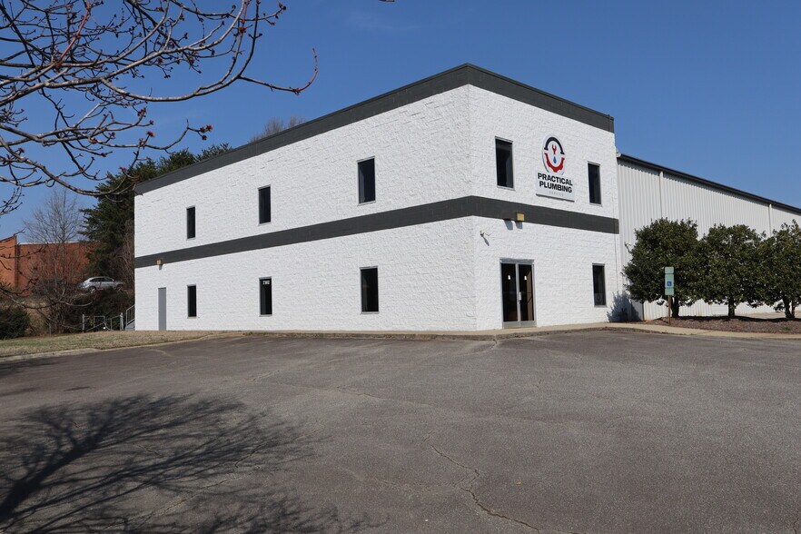 Primary Photo Of 7302 Cessna Dr, Greensboro Warehouse For Lease