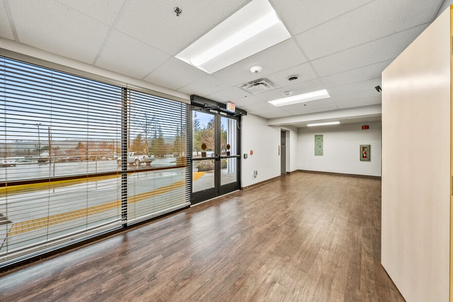 More Photos Of 2166 NW Vine St, Grants Pass Medical For Sale